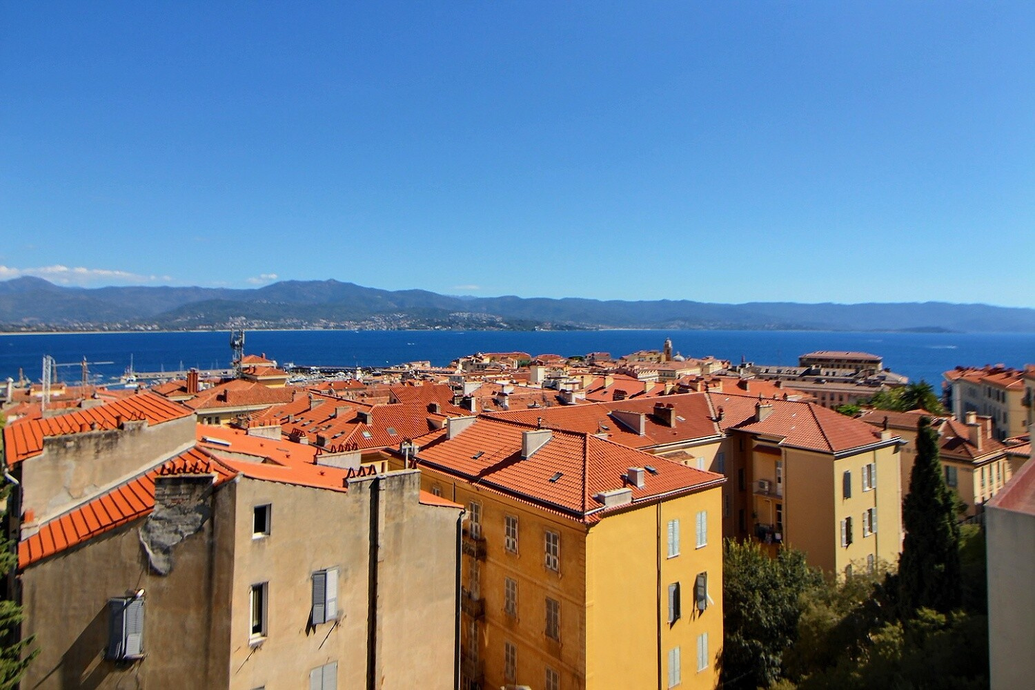 Apartment 4 pièces · 90.00 m² à Ajaccio